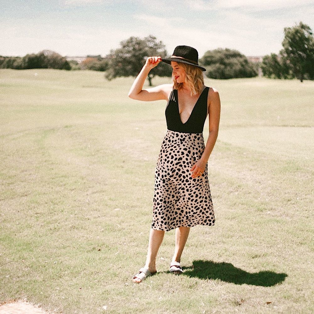 ⭐️LAST ONE⭐️ Silky Satin Leopard Skirt - Picture 3 of 8